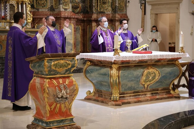 "Obrati se i vjeruj evanđelju!"; blagdanom Pepelnice započeo korizmeni hod prema Uskrsu
